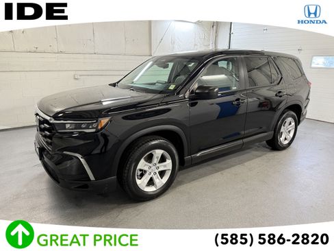 Certified 2023 Honda Pilot LX image 1