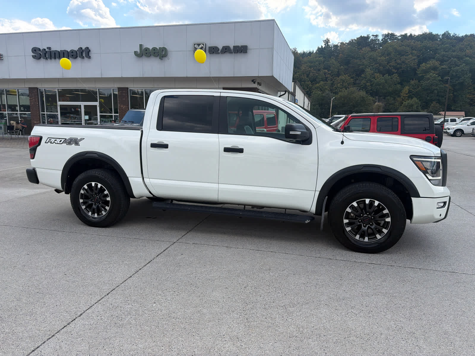 Used 2021 Nissan Titan PRO-4X w/ Pro-4x Convenience Package AWD/4WD image 5