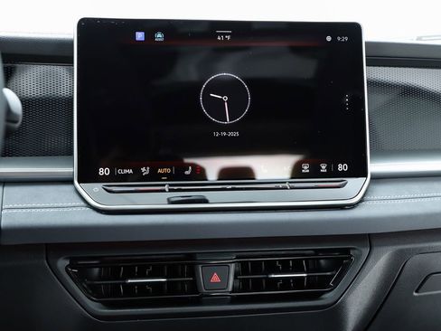 New 2026 Volkswagen Tiguan SE R-Line image 25