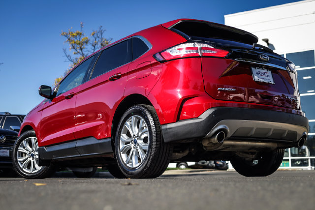 Used 2020 Ford Edge Titanium AWD/4WD image 2