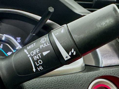 Used 2018 Honda Civic EX-L image 16