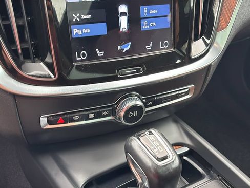 Used 2022 Volvo V60 T5 Cross Country AWD/4WD image 20