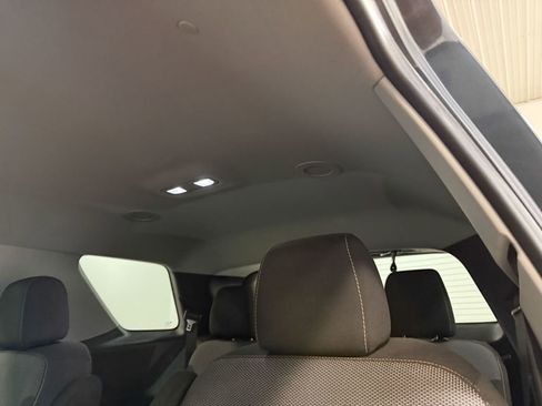 Used 2019 Chevrolet Traverse LT image 9