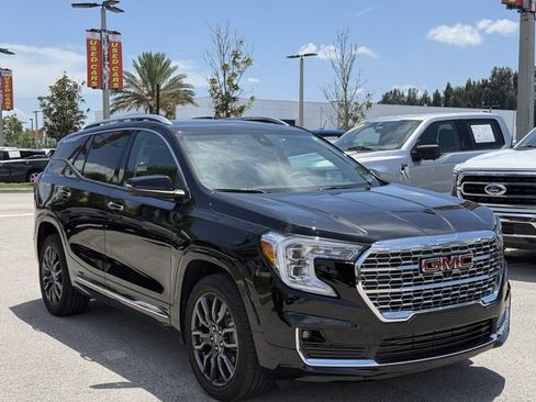 Used 2024 GMC Terrain Denali w/ Black Diamond Edition AWD/4WD image 4