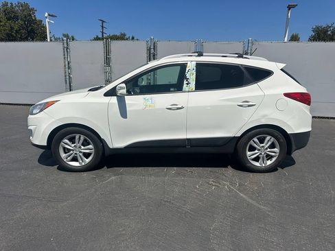Used 2012 Hyundai Tucson GLS FWD image 2