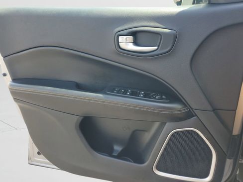 Certified 2018 Jeep Compass Latitude w/ Popular Equipment Group FWD image 22