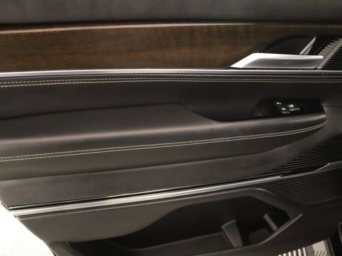 Used 2022 Jeep Grand Wagoneer Series II image 19