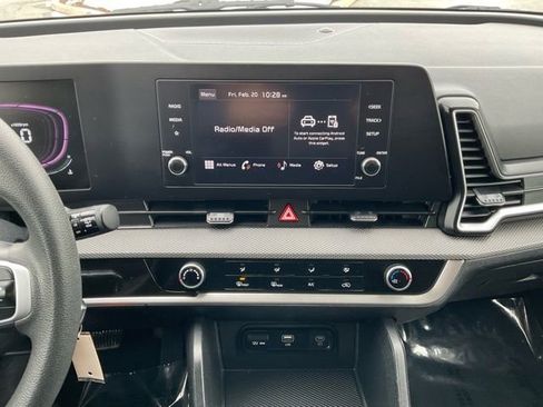 Used 2024 Kia Sportage LX image 17