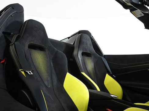 Used 2025 McLaren 750S Spider image 16