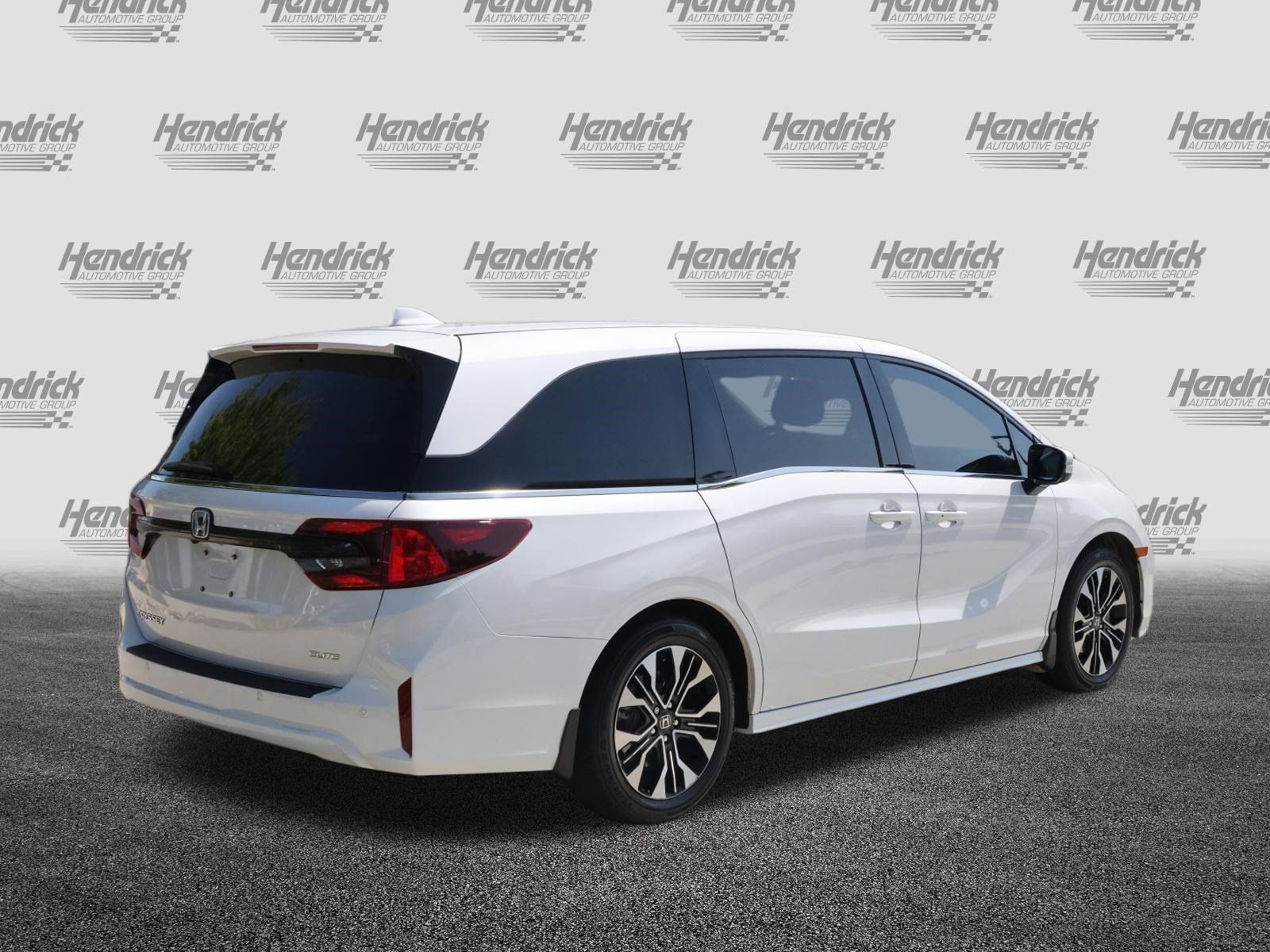 Used 2025 Honda Odyssey Elite image 9