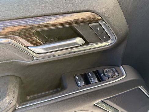 Used 2024 GMC Sierra 1500 SLE image 11