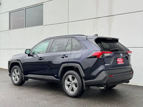 Used 2022 Toyota RAV4 XLE w/ Convenience Package AWD/4WD image 5