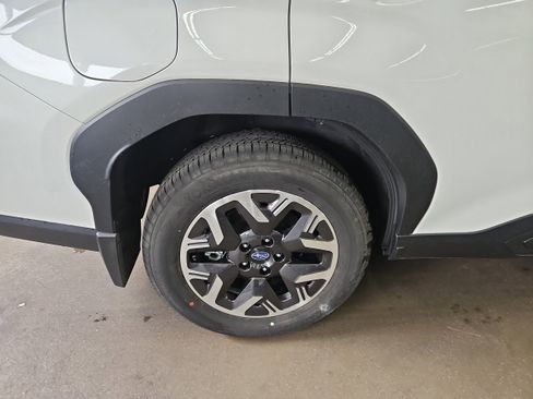 Used 2026 Subaru Forester Premium AWD/4WD image 25
