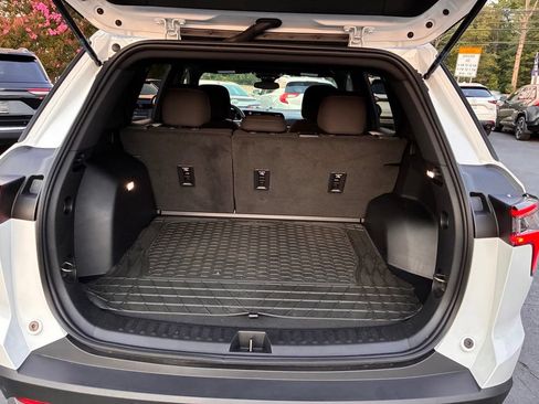 Used 2026 Chevrolet Equinox LT FWD image 12