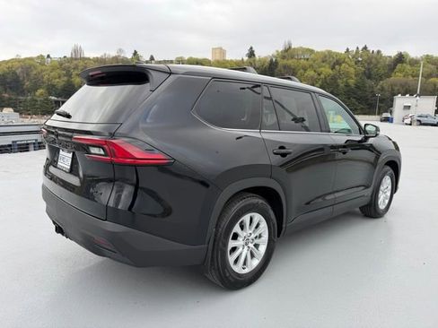 Used 2026 Toyota Grand Highlander XLE image 3