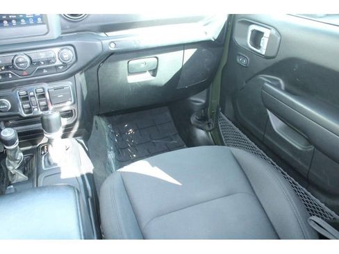 Used 2021 Jeep Wrangler Unlimited Sport image 19