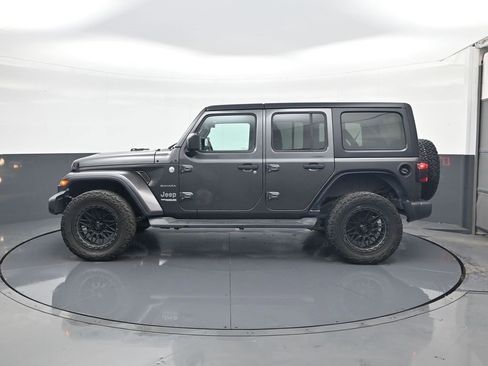 Used 2018 Jeep Wrangler Unlimited Sahara image 4