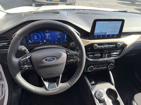 Certified 2021 Ford Escape Titanium w/ Titanium Elite Package AWD/4WD image 18