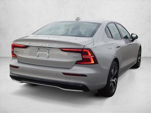 Used 2025 Volvo S60 B5 Core FWD image 9