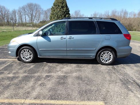 Used 2008 Toyota Sienna XLE Limited image 13