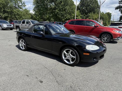 Used 2003 MAZDA MX-5 Miata RWD image 5