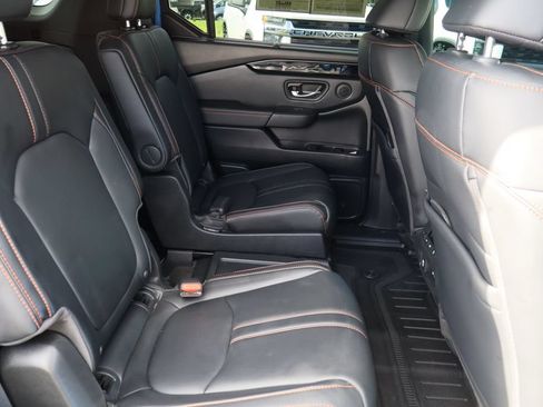 Used 2025 Honda Pilot TrailSport image 30