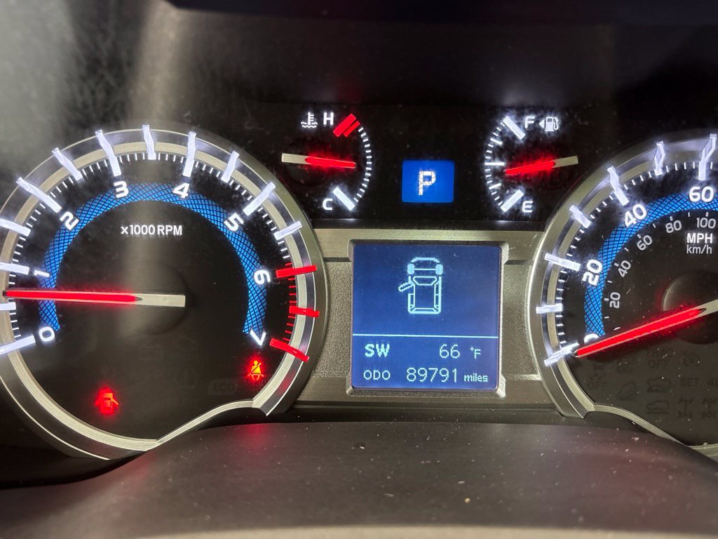 Used 2018 Toyota 4Runner TRD Off-Road Premium AWD/4WD image 32