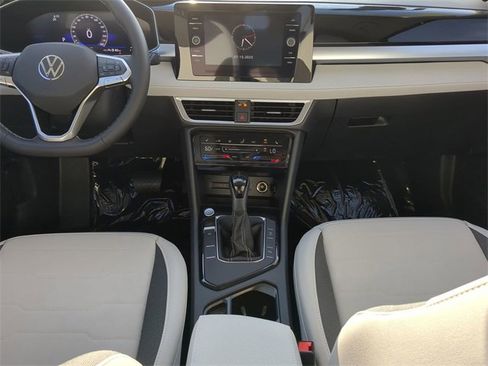 New 2025 Volkswagen Taos SE image 14