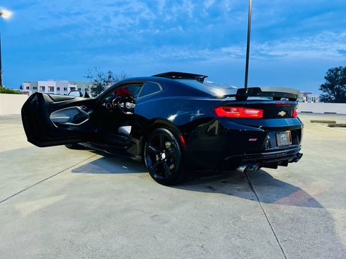Used 2017 Chevrolet Camaro SS image 36