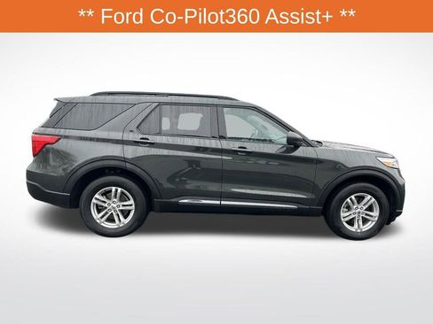 Certified 2022 Ford Explorer XLT w/ Equipment Group 202A image 3