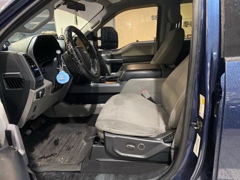 Used 2019 Ford F350 XLT w/ XLT Premium Package AWD/4WD image 9