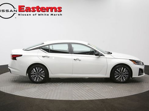 Used 2025 Nissan Altima 2.5 SV FWD image 35
