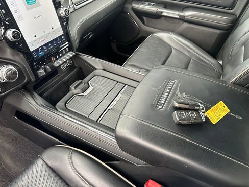 Used 2022 RAM 1500 Limited w/ Body-Colour Bumper Group AWD/4WD image 18