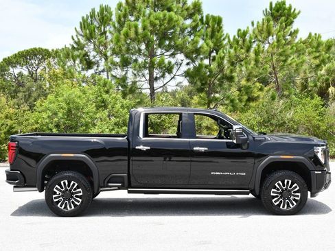 Used 2026 GMC Sierra 2500 Denali Ultimate w/ Max Trailering Package AWD/4WD image 35
