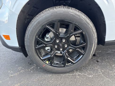 New 2025 Ford Maverick XLT w/ XLT Luxury Package image 9