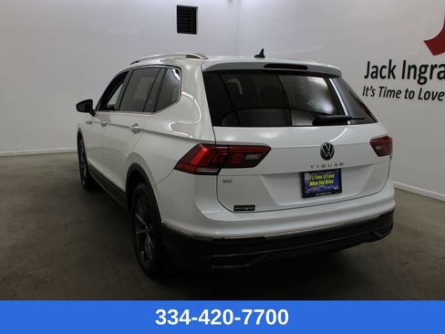 Certified 2023 Volkswagen Tiguan SE w/ Panoramic Sunroof Package image 2