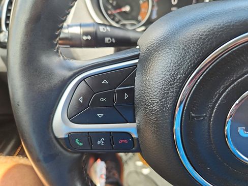 Used 2018 Jeep Compass Limited w/ Navigation Group AWD/4WD image 27