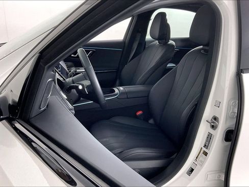 Used 2026 Mercedes-Benz E 350 4MATIC Sedan image 17