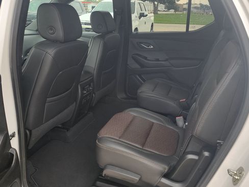 Used 2023 Chevrolet Traverse High Country AWD/4WD image 11