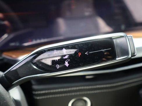 Certified 2025 Cadillac Escalade Premium Luxury Platinum image 38