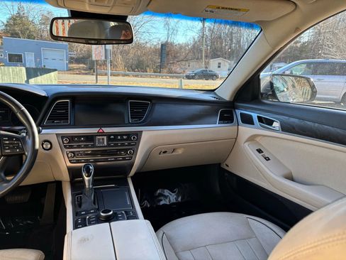 Used 2015 Hyundai Genesis 3.8 w/ Option Group 04 image 17