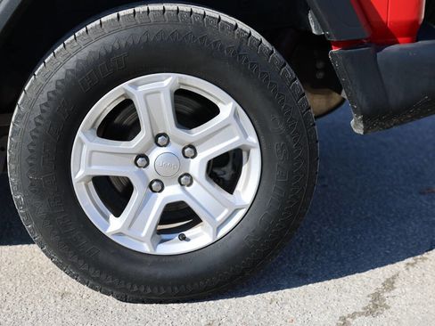 Used 2020 Jeep Wrangler Sport image 28