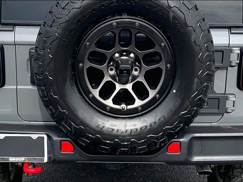 Used 2023 Jeep Wrangler Unlimited Rubicon w/ Xtreme 35 Tire Package AWD/4WD image 31