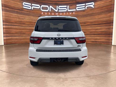 Used 2022 Nissan Armada SL w/ Captain's Chairs Package AWD/4WD image 6