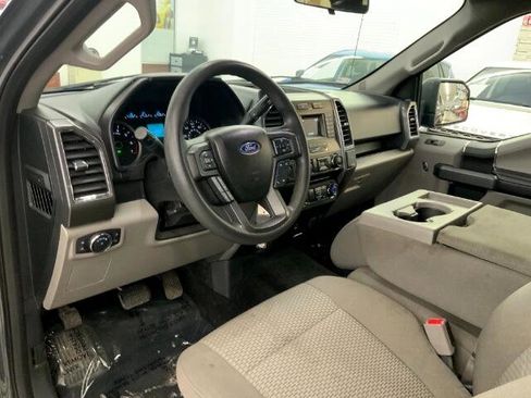 Used 2017 Ford F150 XLT image 9