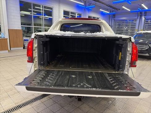 Used 2002 Cadillac Escalade EXT image 11