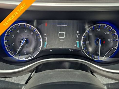 Used 2023 Chrysler Pacifica Touring-L FWD image 25