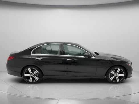Used 2025 Mercedes-Benz C 300 4MATIC Sedan image 3