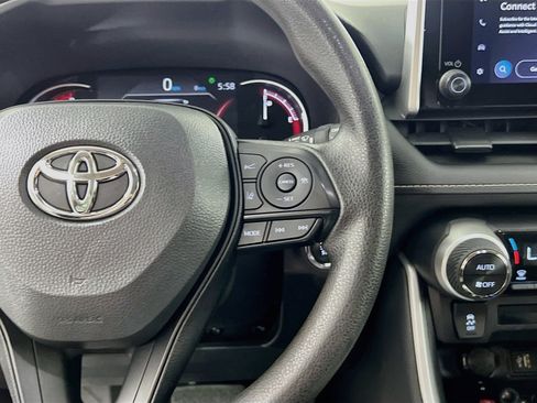 Used 2025 Toyota RAV4 XLE FWD image 20
