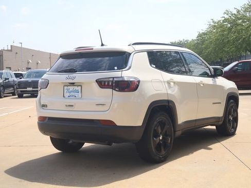 Used 2020 Jeep Compass Latitude FWD image 6